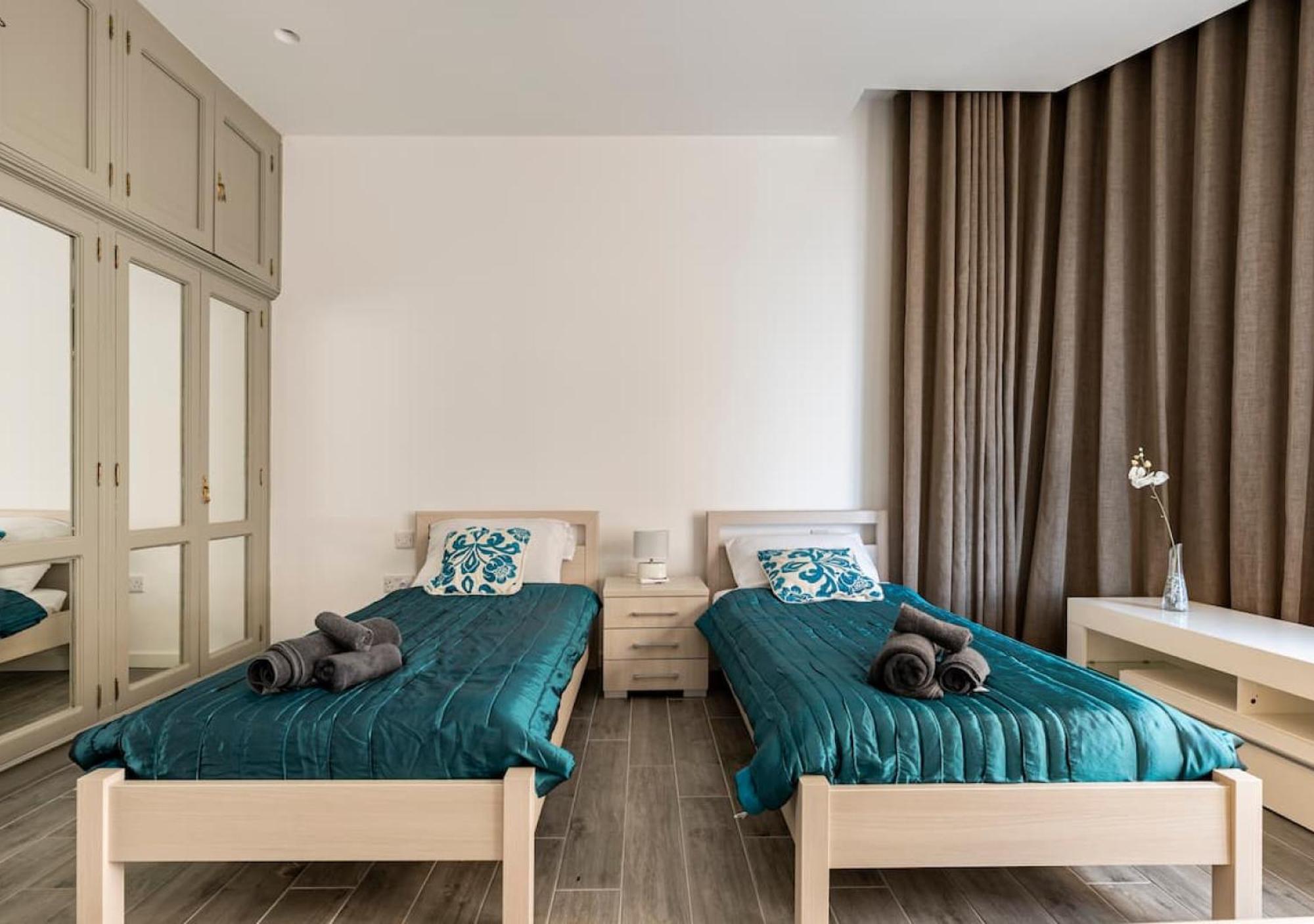 Sea View Luxury Haven Living & 3Bedrooms Seafront Sliema Eksteriør billede
